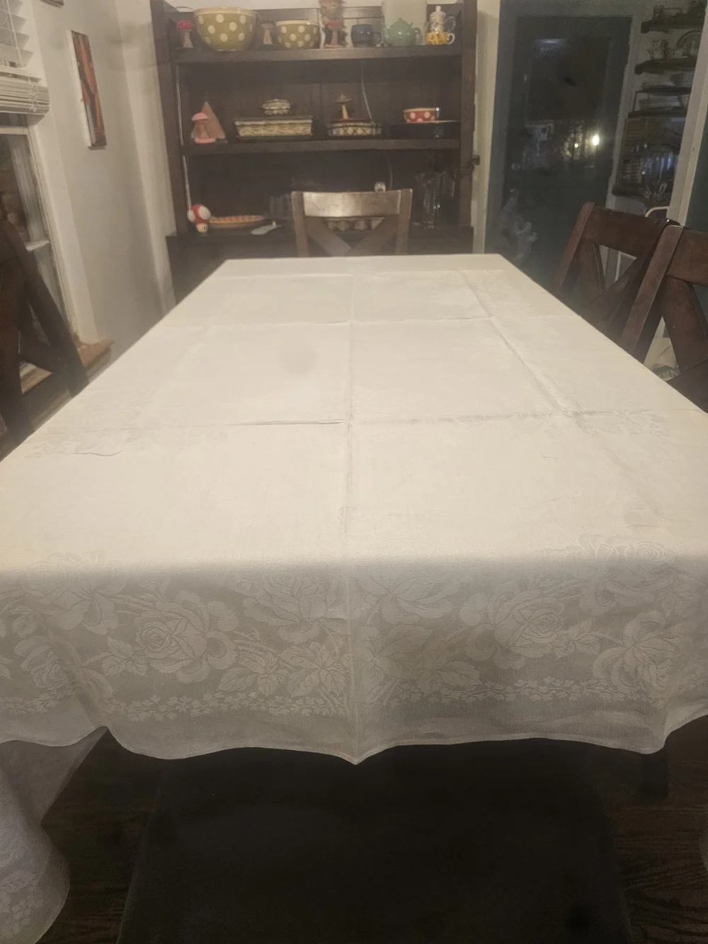 Classic Ivory Damask Flower Tablecloth - Elegant Dining Linen..88